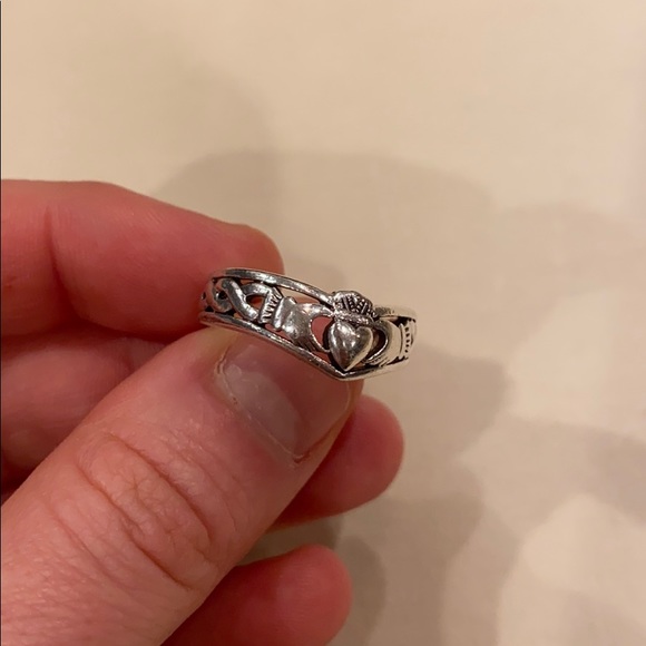 Claddagh ring - Picture 3 of 7